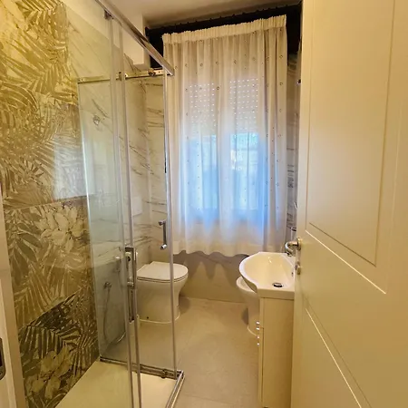 Alisa House Gæstehus 3*