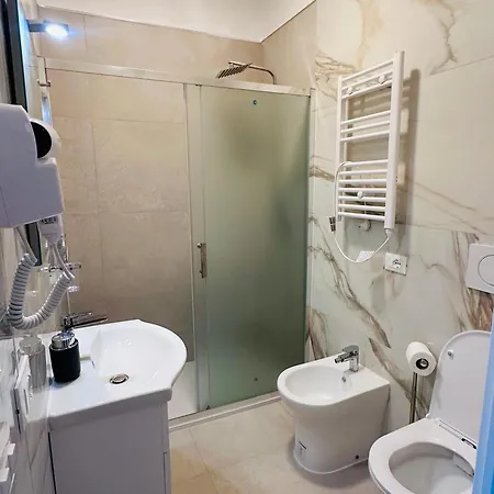 Alisa House Gæstehus 3*